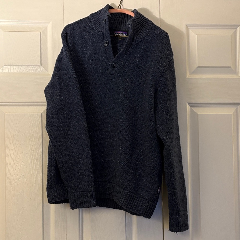 Patagonia Men's Dark Blue Sweater